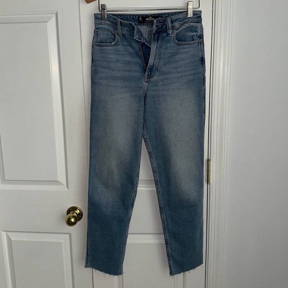 Hollister Jeans Ultra High Rise Mom Jeans Vintage Stretch Raw Hem